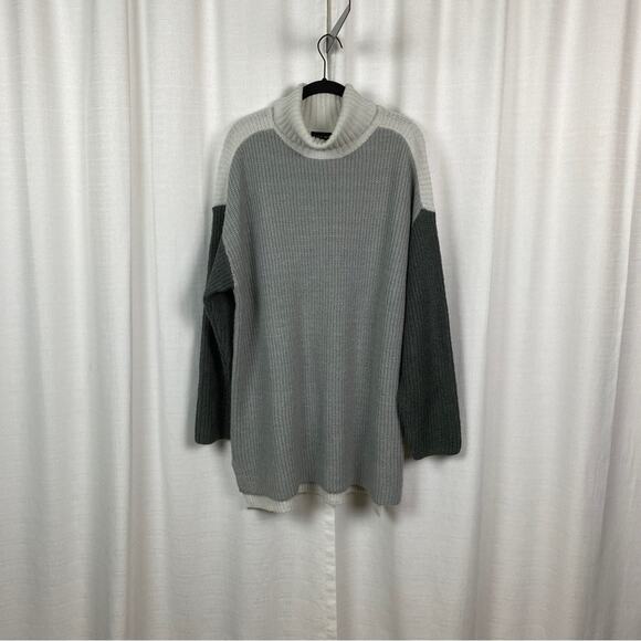 Lane Bryant Gray Colorblock Turtleneck Long Sleeve Sweater Sz.18/20 NWT - Picture 4 of 16